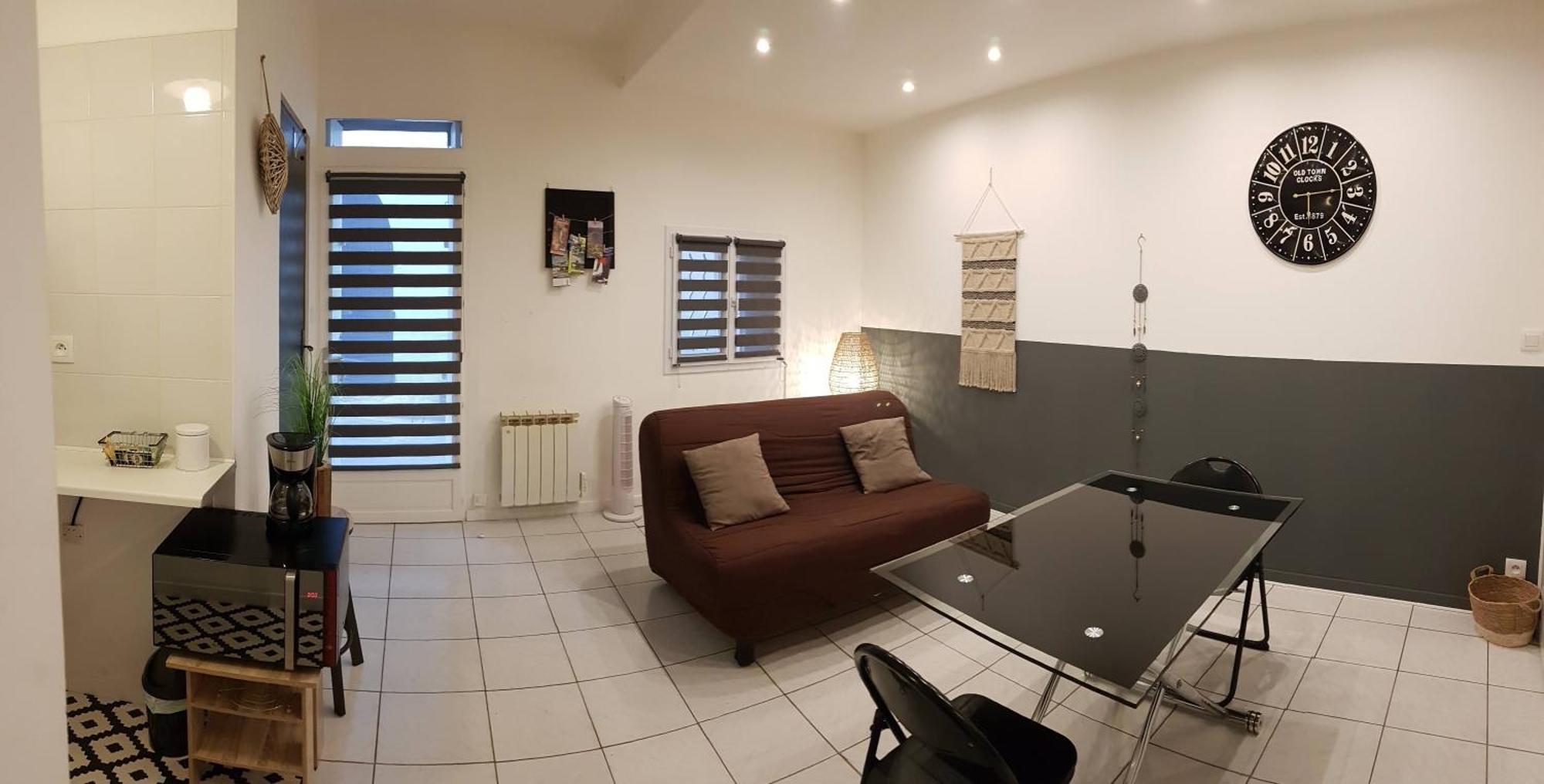 Le Colonel, Studio Au Coeur Du Village En Rez-De-Chaussee D'Une Ancienne Maison マルセイヤン エクステリア 写真